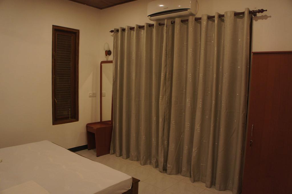 Sam'S Guest House Unawatuna Oda fotoğraf